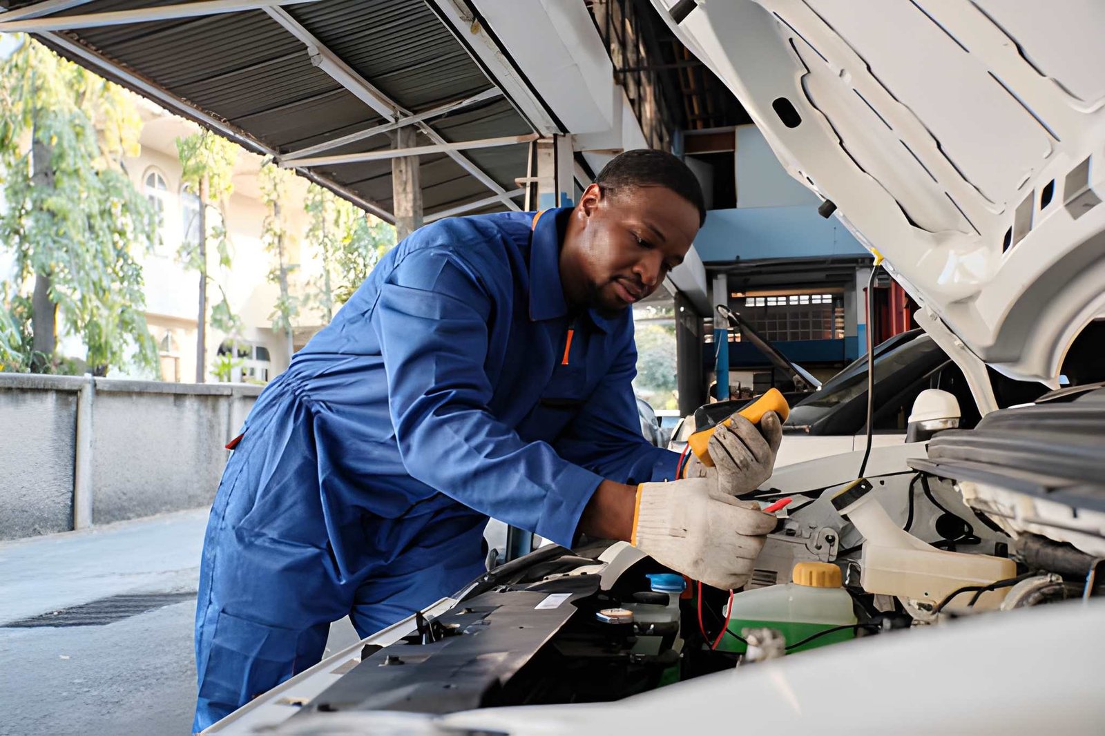 How Can I Troubleshoot Electrical Issues in My Japanese or European Car in San Diego?