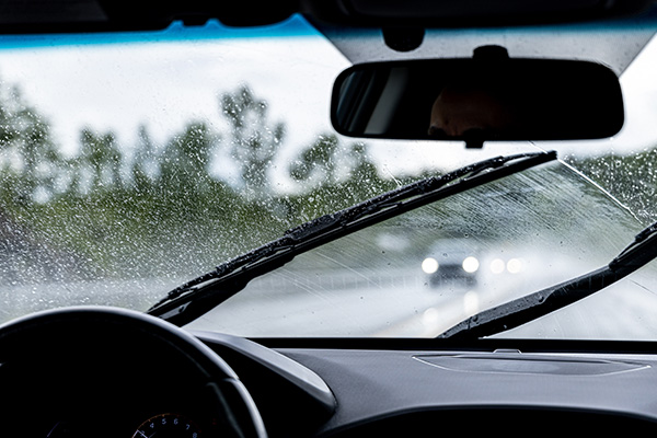 6 Signs Your Wiper Blades Will Not Make It Through the Rainy Season